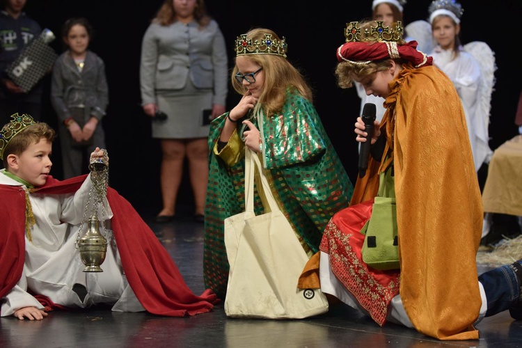 Świdnicki Przegląd Zespołów Kolędniczych: Niepubliczna Katolicka Szkoła Podstawowa Caritas Diecezji Świdnickiej w Wirach