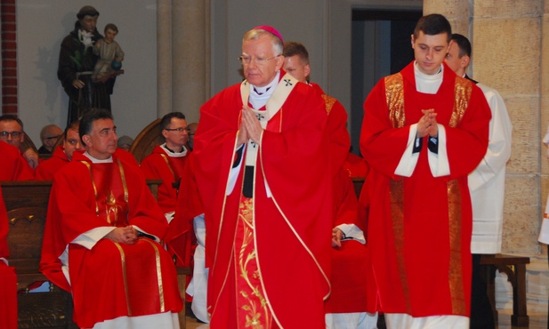 Abp Jędraszewski metropolitą łódzkim formalnie pozostanie do następnej soboty