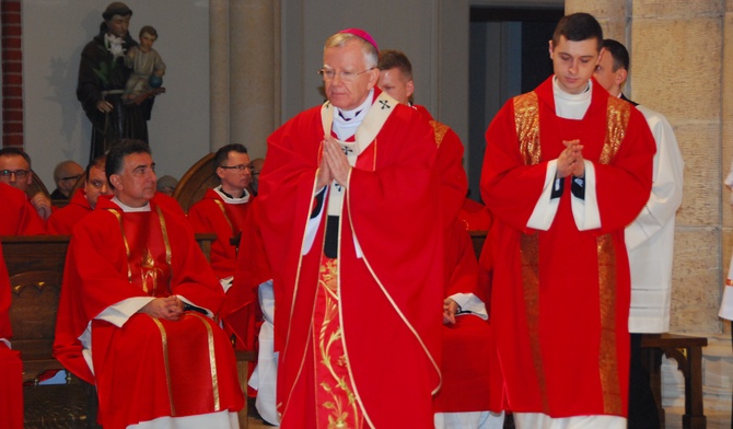 Abp Jędraszewski metropolitą łódzkim formalnie pozostanie do następnej soboty