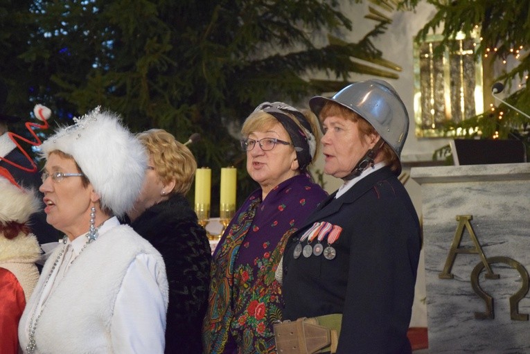 Występ zespołu "Ustronie" w Międzyborowie