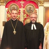 ▲	Wspólna modlitwa ekumeniczna zgromadziła w cerkwi przedstawicieli różnych Kościołów (od lewej): bp. Piotra Liberę, ks. protojereja Eliasza Tarasiewicza, pastora Szymona Czembora i bp. Marię Karola Babiego.