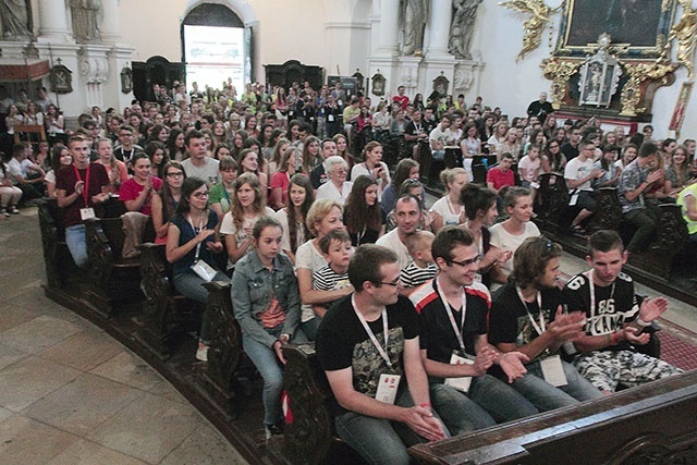 Spotkanie w Legnickim Polu jest dowodem tego, że nowe pokolenie także szuka Boga.