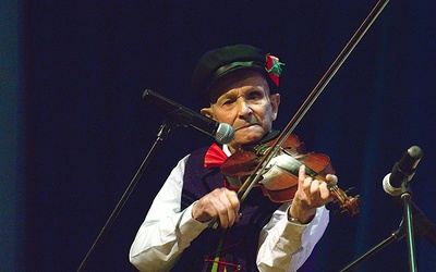 ▲	Muzyk uświetnił obchody zakończenia Roku Oskara Kolberga w Przysusze.