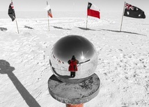 Pierwsza Polka dotarła na biegun południowy po samotnym marszu