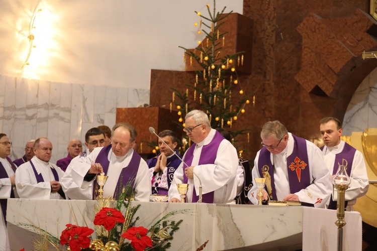 Pogrzeb śp. Rozalii Pindel, mamy bp. Romana Pindla