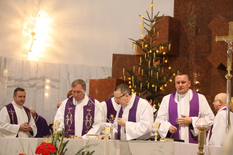 Pogrzeb śp. Rozalii Pindel, mamy bp. Romana Pindla