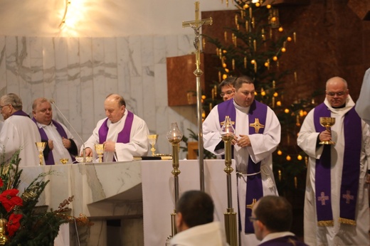 Pogrzeb śp. Rozalii Pindel, mamy bp. Romana Pindla