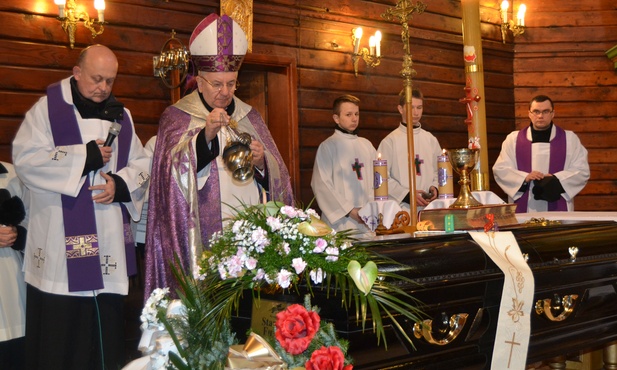 Ostatnie pożegnanie śp. ks. Stanisława Furlepy