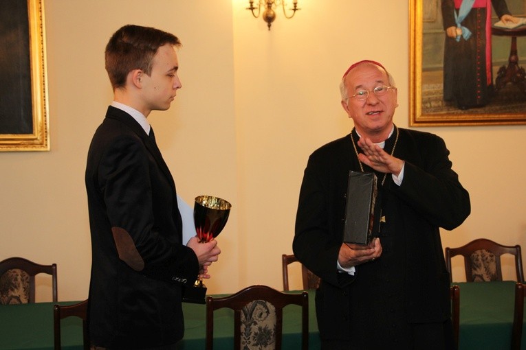 Ceremonia wręczenia nagród laureatom diecezjalnego etapu OTK