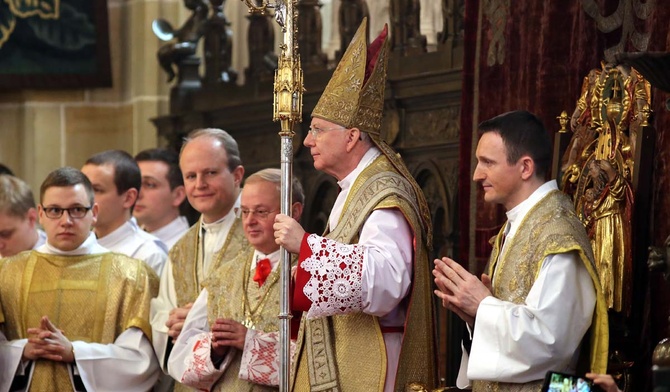 "Najwspanialsza pośród gwiazd" w rękach abp. Marka Jędraszewskiego