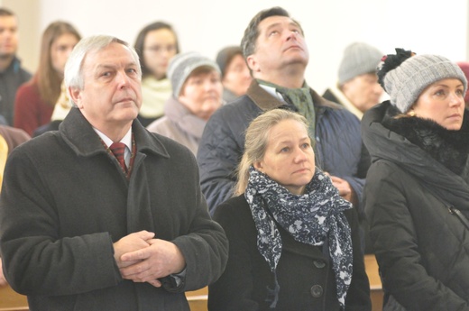 Jasnogórska zasuwa w Borzęcinie Dolnyn