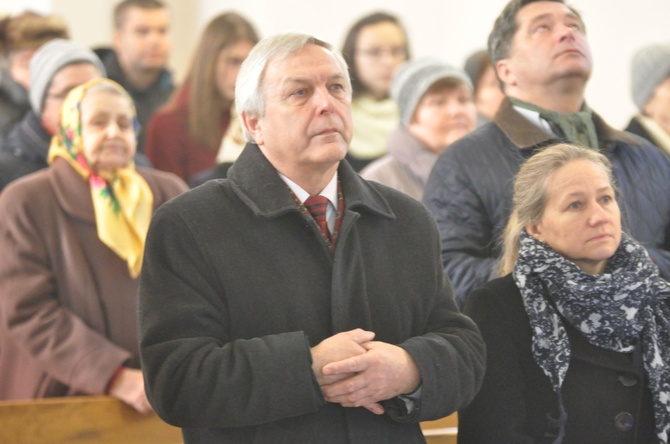 Jasnogórska zasuwa w Borzęcinie Dolnyn