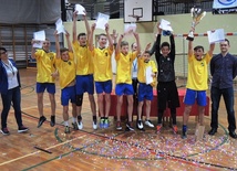 Młodzi piłkarze z Rajczy - najlepsza drużyna halowego turnieju Bosko Cup