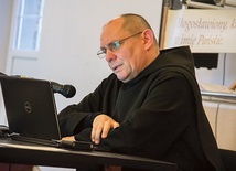 Od kilkunastu lat mnisi benedyktyńscy przyjeżdżają na Warmię prowadzić rekolekcje.