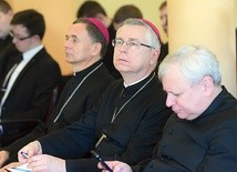 Głównym gościem był bp Andrzej Siemieniewski, który w wykładzie poruszył tematykę relacji kreacjonizmu i ewolucjonizmu.