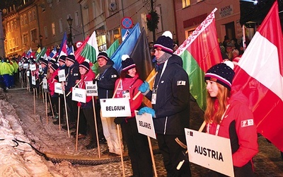 W inauguracji mistrzostw na dusznickim rynku wzięło udział 35 reprezentacji narodowych.