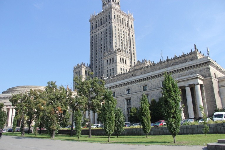 Atrakcyjna działka przy dawnej ul. Chmielnej 70 stała się symbolem nieprawidłowości przy reprywatyzacji