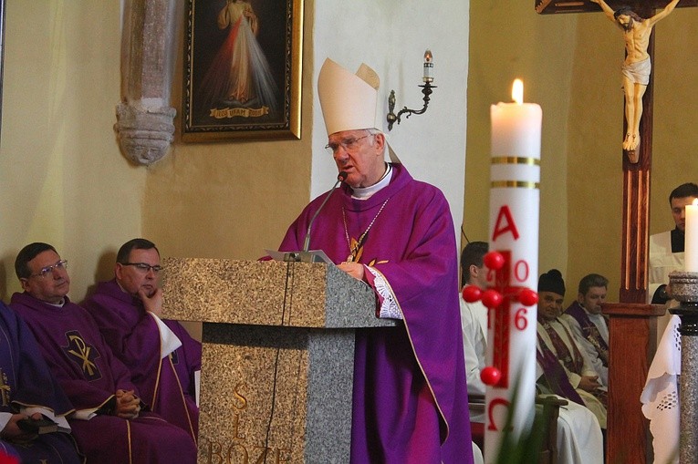 Pogrzeb ks. Józefa Wróbla