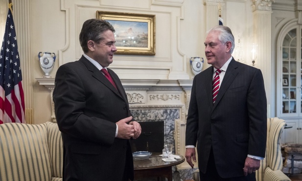 Pence i Gabriel potwierdzili kluczową rolę NATO
