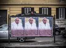 Jest śledztwo w sprawie antypapieskich plakatów
