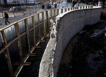 Kosowo: Usunięto mur w Kosovskiej Mitrovicy