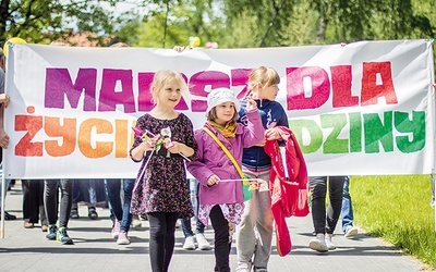 ▲	Organizatorzy zachęcają do włączenia się  w różne inicjatywy  pro life, szczególnie w Marsz dla Życia i Rodziny.