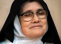 Siostra Łucja odeszła do domu Ojca 13 lutego 2005 r., 88 lat po objawieniach w Fatimie.