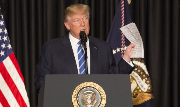 Dekret Trumpa - Amerykanie "za" czy "przeciw"?