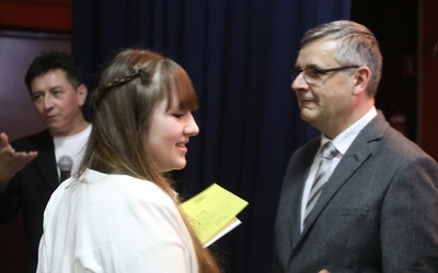 W konkursie "Solidarni" zwyciężyła w tym roku Kinga Folek z cieszyńskiego ZS im. Szybińskiego