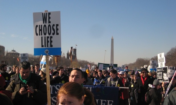 Demonstracje przeciwników i zwolenników aborcji