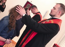 Oaza Rekolekcyjna Animatorów Ewangelizacji odbyła się od 3 do 7 lutego w Paradyżu. Na zdjęciu: Posłanie w seminaryjnej kaplicy tuż przed ewangelizacją. 