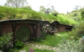 Hobbiton Movie Set - wioska hobbitów w Nowej Zelandii