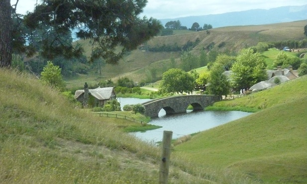 Hobbiton Movie Set - wioska hobbitów w Nowej Zelandii