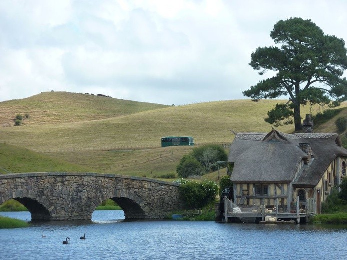 Hobbiton Movie Set - wioska hobbitów w Nowej Zelandii