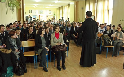 Obecnie aż w 116 krajach dochodzi do łamania wolności religijnej. Blisko 500 mln chrześcijan doświadcza dyskryminacji z powodu swojej wiary. 