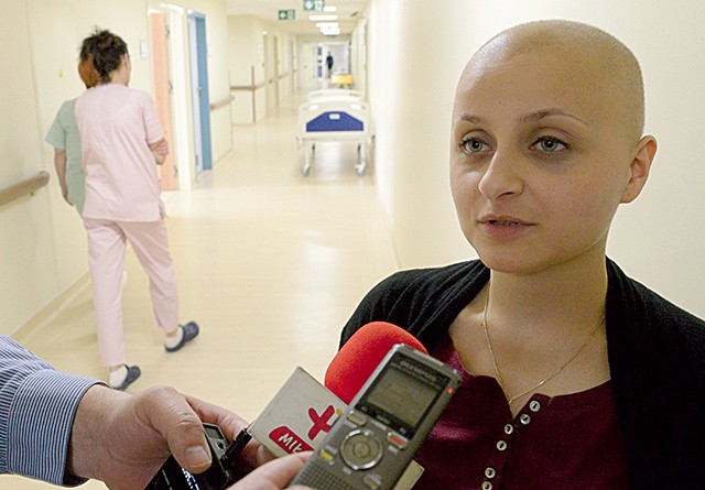 – Chcemy chorym dawać nadzieję i zapewniać, że z nowotworu można wyjść – mówi Ewa Styś z Fundacji Pocancerowani.