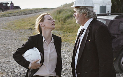 Winfried, w tej roli znakomity Peter Simonischek, i Sandra Hüller  jako  jego córka pracoholiczka.