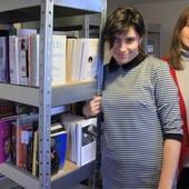 Pomysłodawcy biblioteki zachęcają do kontaktu i wypożyczania książek