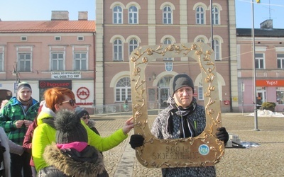 Przed skierniewickim ratuszem odbył się happening