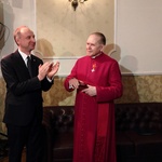 Krzyż "Polonia Restituta" dla ks. Jana Pasierbka