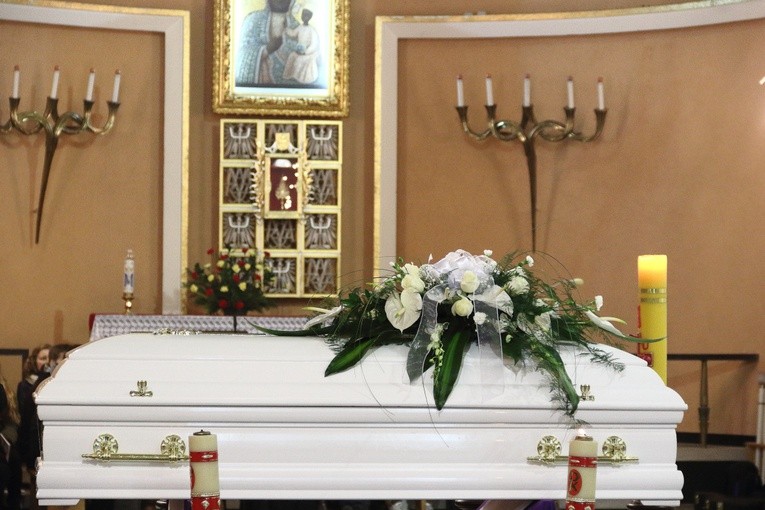 Pierwszy dzień pogrzebu Heleny Kmieć - Trzebinia