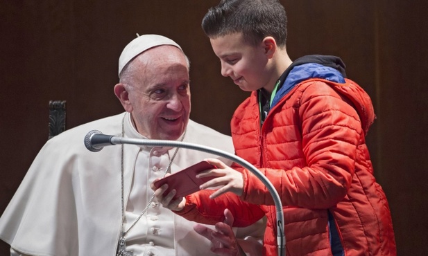 Franciszek rozmawiał z dziećmi o konklawe