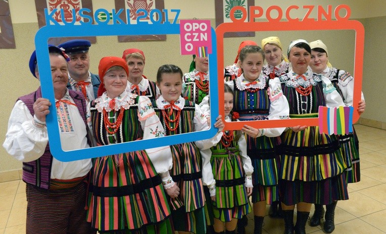 Znakiem rozpoznawczym regionu opoczyńskiego nieodmiennie jest żywy folklor