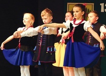 	Uroczystości uświetniły występy najmłodszych artystów z regionu. Na zdjęciu: dzieci z zespołu Małe Żuławy.