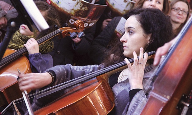 Natalia Makuch pochodzi z Zielonej Góry, ale na co dzień pracuje w Filharmonii Gorzowskiej i Szkole Muzycznej w Gorzowie Wlkp.