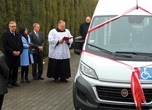 ▲	Nowy fiat ducato ułatwi życie niepełnosprawnym i ich rodzicom.