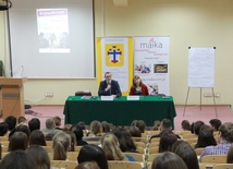 Czy można zakochać się przez internet?