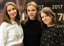 Głównymi bohaterkami serialu są trzy młode kobiety