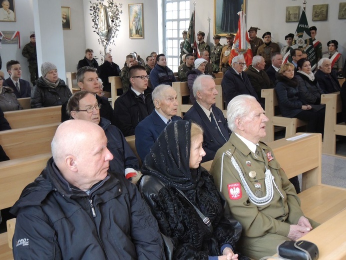 Tablica pamięci AK w kościele garnizonowym