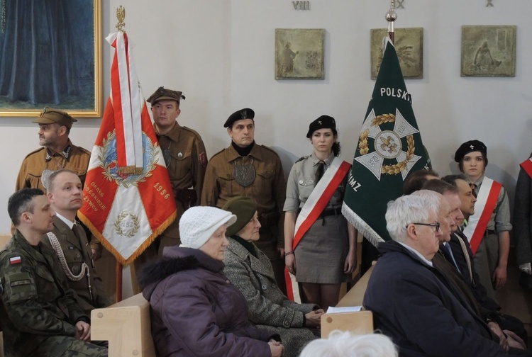 Tablica pamięci AK w kościele garnizonowym